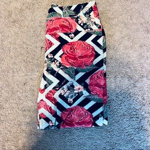 ❌SOLD❌ LuLaRose OS Floral Rose Stripped Leggings